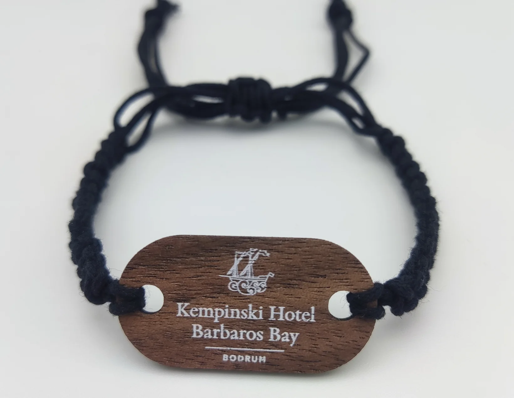 Kempinski Ahşap RFID Bileklik