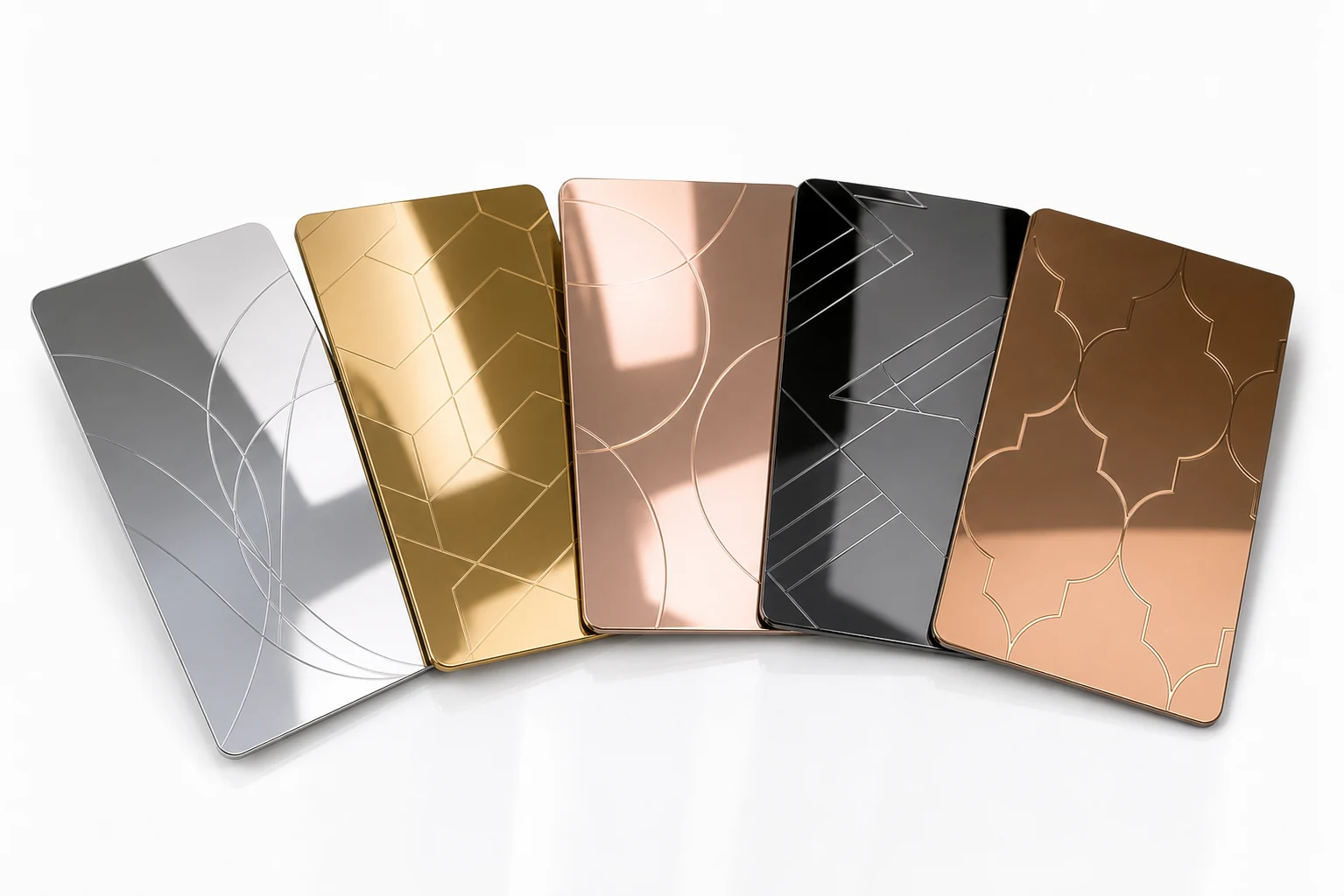 Tessere hotel cromate a effetto specchio con superfici metallizzate riflettenti
